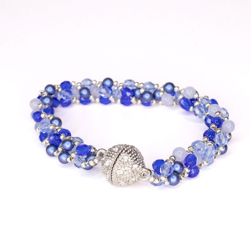 chunky beadwork bracelet in shades of blue